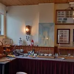 Ratscafe Hotel 2*